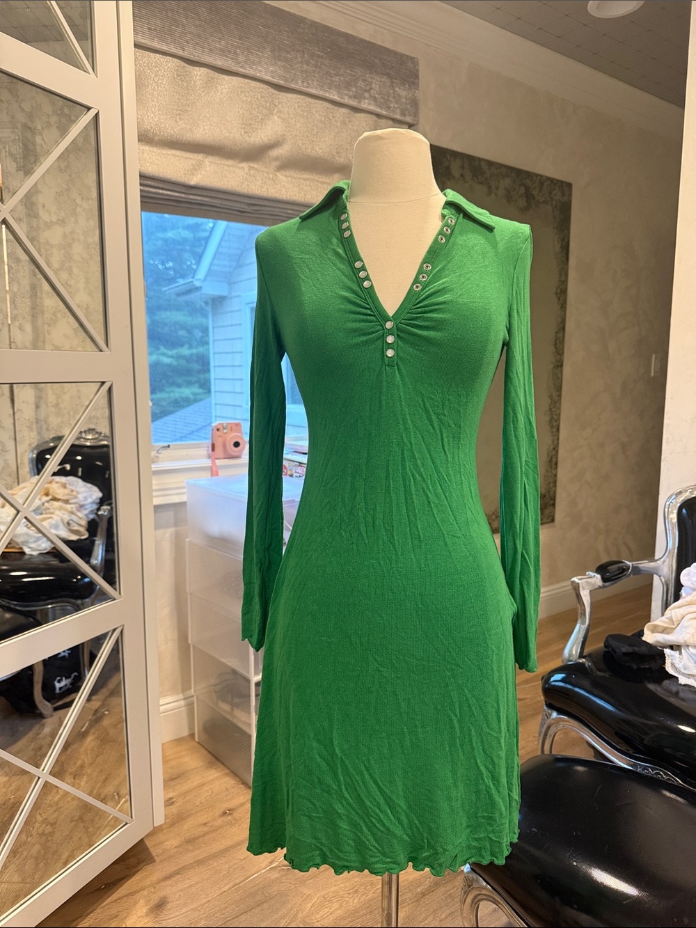 Mirae Green Long-Sleeve V-Neck Button-Trim Knit Dress